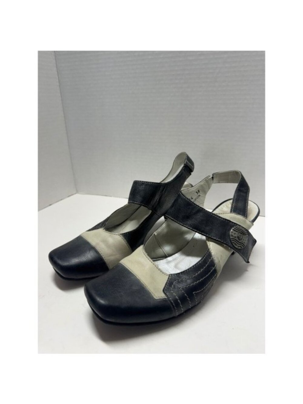 Fidji Black Cream Leather Colorblock Slingback Mary Jane Heels Size 38 7.5